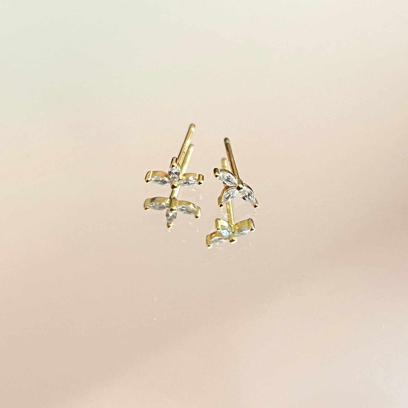 Leaf silver stud Earrings